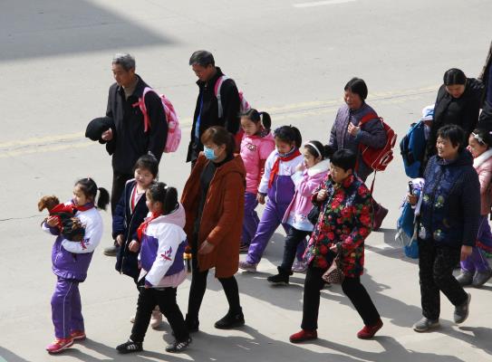 孩子們開學了