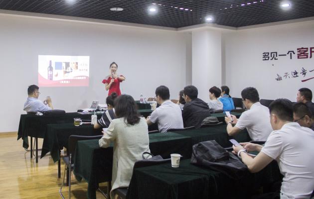 愛心公益換貨節淮南站在淮南家樂福樓，翰學教育綜合時代廣場四平臺每周五舉辦。為企業商家提供交流，展示商家產品，服務商家。
