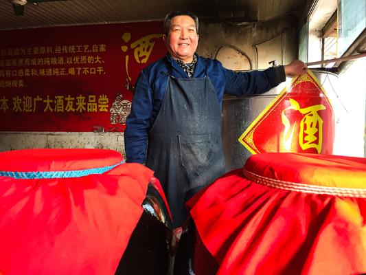 壽縣雙廟集鎮(zhèn)街道的紅高梁酒