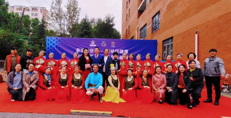 “奮進新征程·運動促健康”重陽節(jié)慰問演出溫暖上演，敬老情濃暖人心