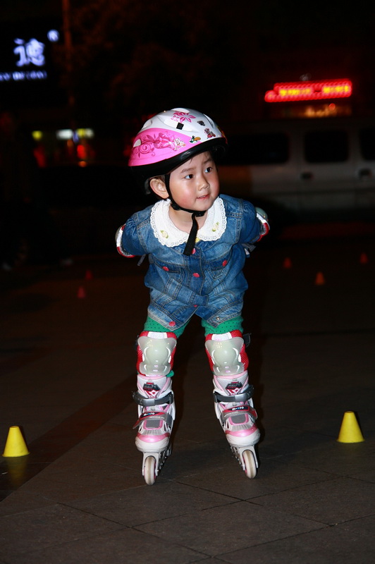 合肥街頭的幼兒輪滑培訓(xùn)班