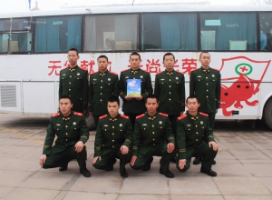 無(wú)償獻(xiàn)血 軍人率先