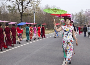 旗袍的古美讓女人美麗。